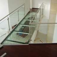 Beloopbaar glas en balustrade